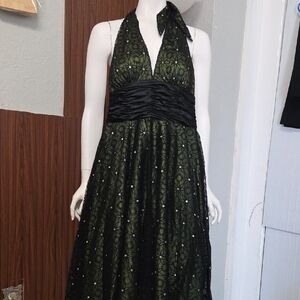 Adrianna Papell Boutique Elegant Black and Green Halter Dress Size 8